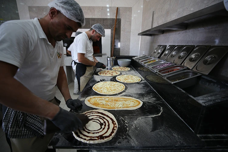 Süryani köylerinde odun ateşinde pizza modası