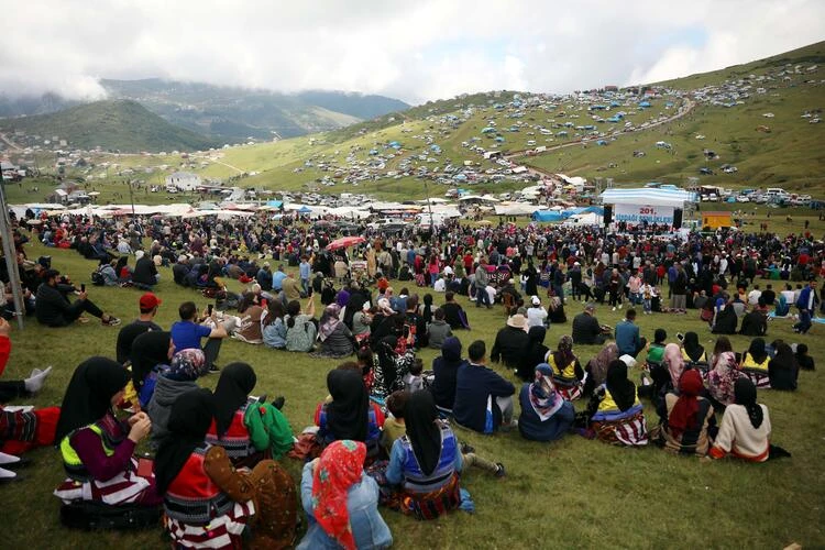 Karadeniz yaylalarında ürküten çöp yığınları