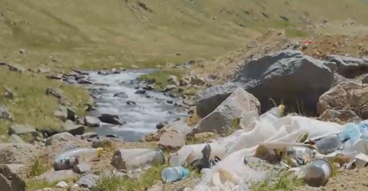 Karadeniz yaylalarında ürküten çöp yığınları