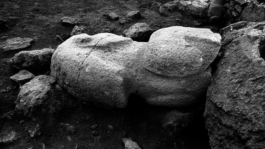 Göbeklitepe ve Karahantepe'de yeni heykeller bulundu!