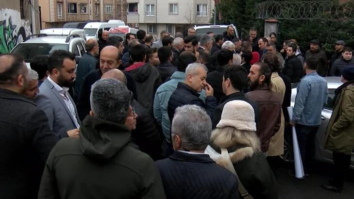 İlahiyatçı Cemil Kılıç'ın basın toplantısında da gerginlik çıkardılar