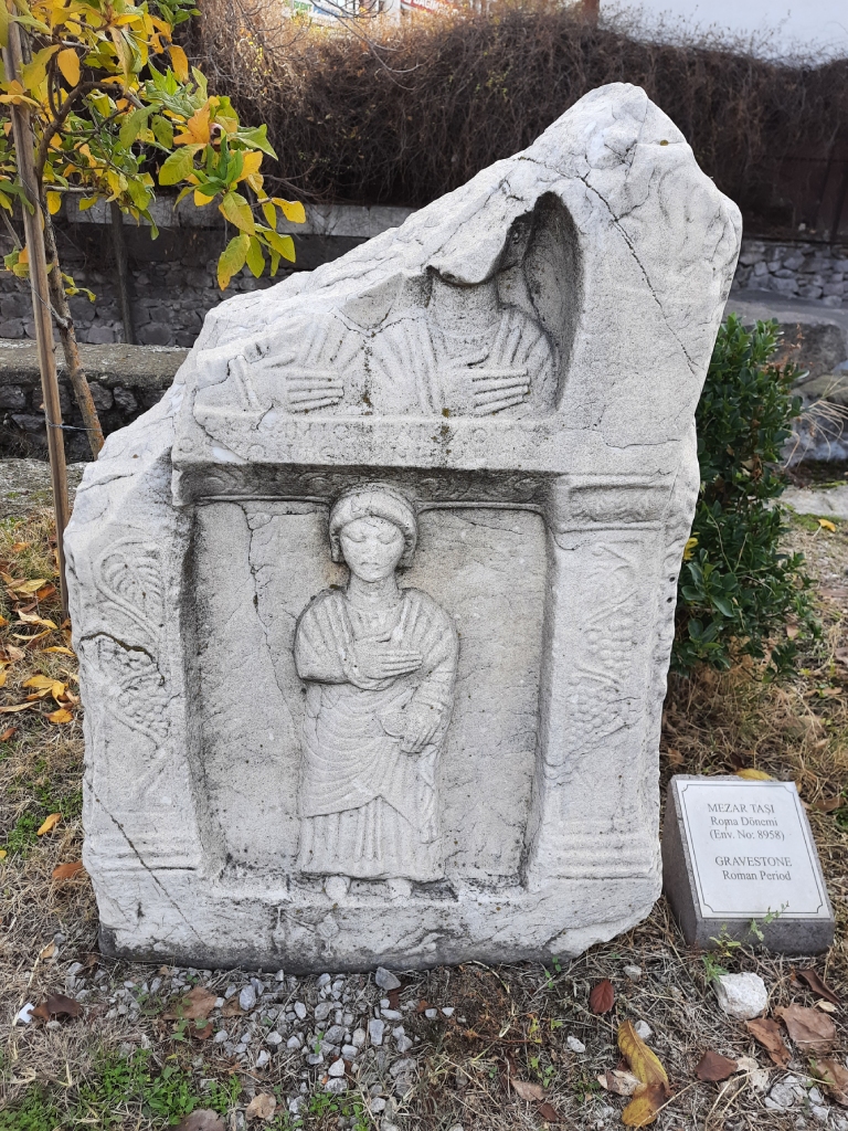 Ankara Roma Hamamı Açık Hava Müzesi'nden mezar taşları fotoğrafları