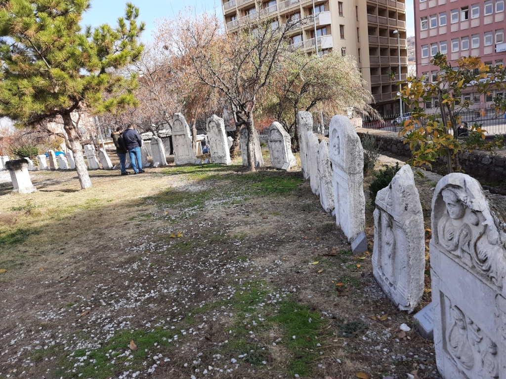 Ankara Roma Hamamı Açık Hava Müzesi'nden mezar taşları fotoğrafları