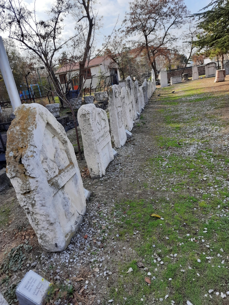 Ankara Roma Hamamı Açık Hava Müzesi'nden mezar taşları fotoğrafları