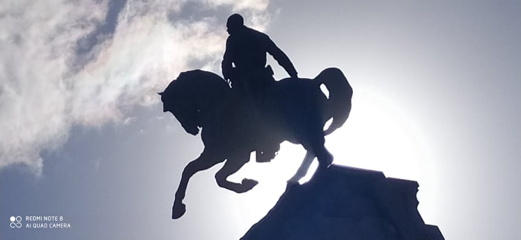 Havana'da Jose Marti heykelinin muhteşem fotoğrafları