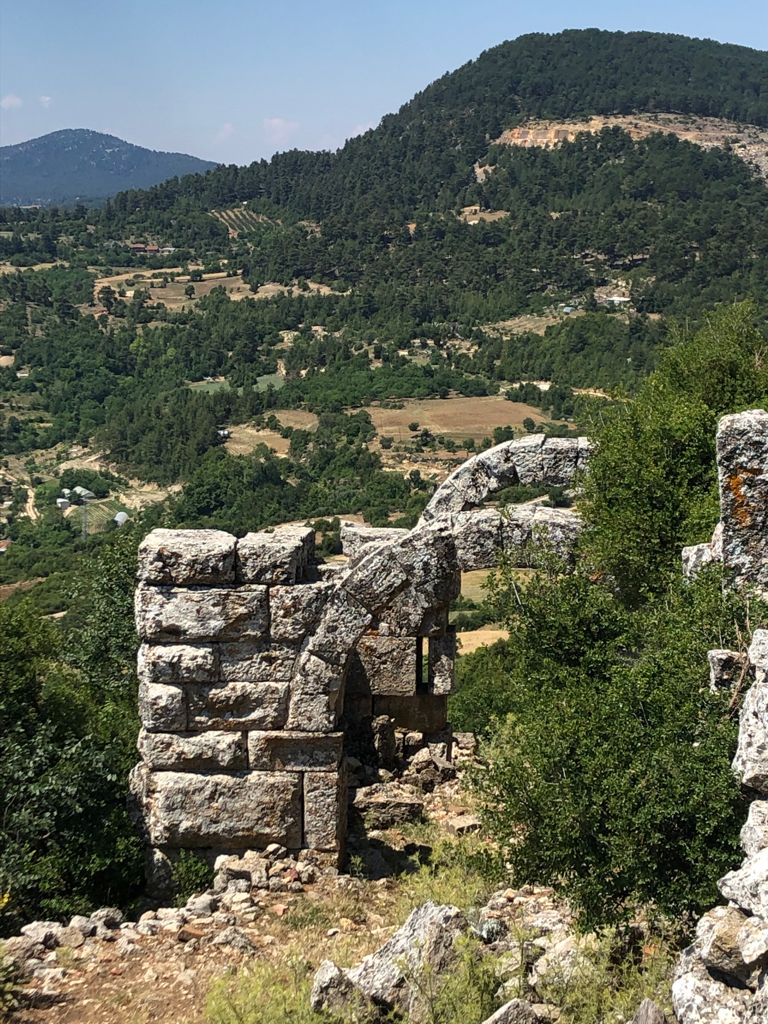 Burdur Bucak İlçesi Çamlık Köyü tepelerinde antik Roma kenti Kremna