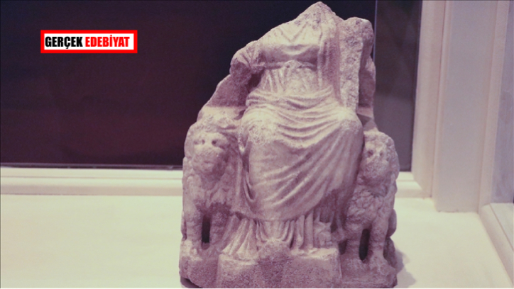 Kybele heykeli ziyaretçilerin ilgi odağı oldu