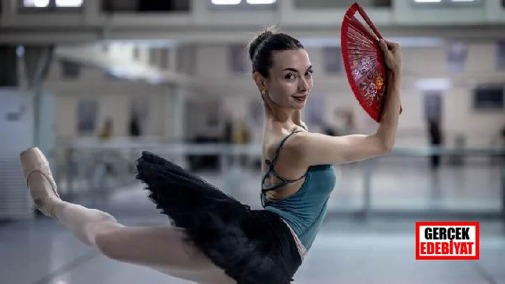 Türk balerin Nilay Tahiroğlu Bolşoy Sahnesi'nde yarı finale çıktı